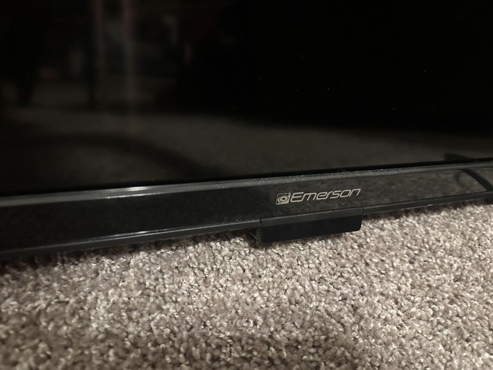 EMERSON 50inch Tv