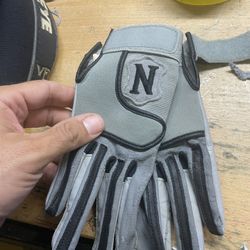 Pair of kids sport gloves in gray  