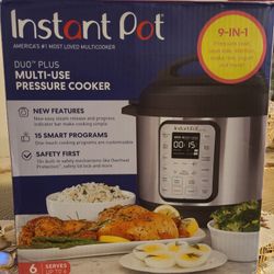 semi new instant pot duo plus multi use pressure cooker 6QT in good condition 