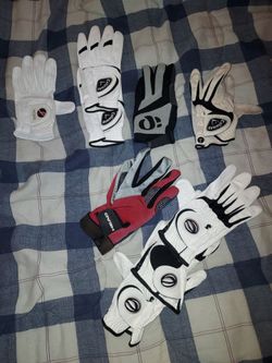 Woman's golf gloves