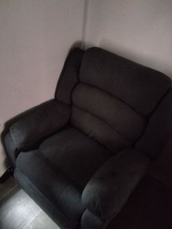 RECLINER CHAIR
