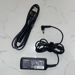 Toshiba Laptop Charger (NEW!)