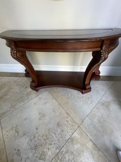 Traditional Style Red Cherry Wood Console
