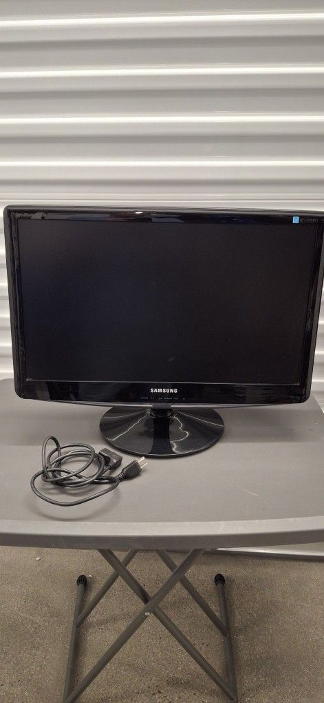 SAMSUNG  23"  COMPUTER  MONITOR