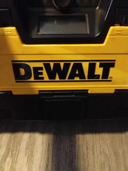 DeWalt job site radio