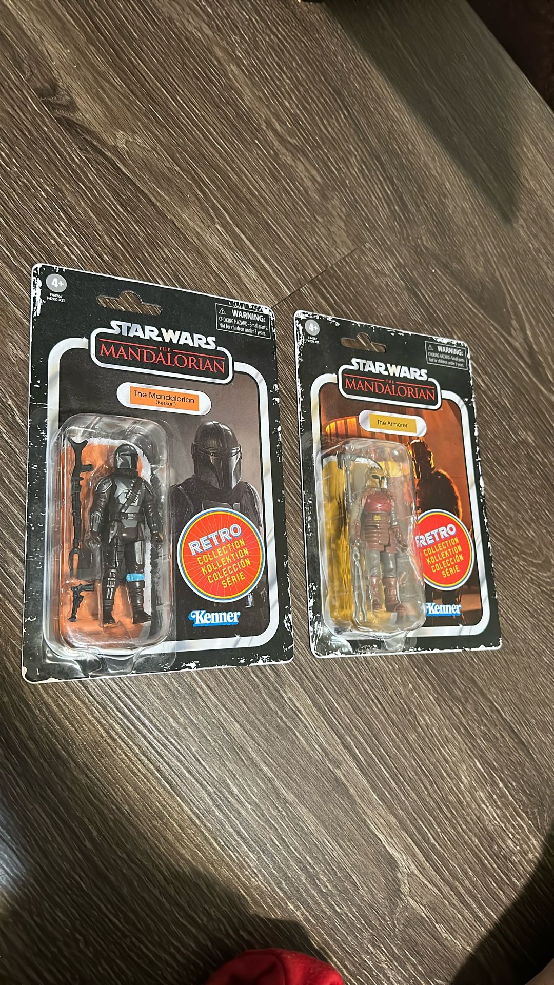 Star Wars Mandalorian + The Armorer Retro Collection Action Figures 