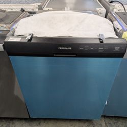 Frigidaire FFCD2413US
24 Inch Full Console Dishwasher 