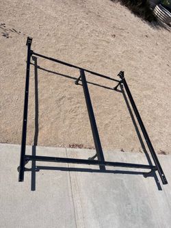 Metal bed frame