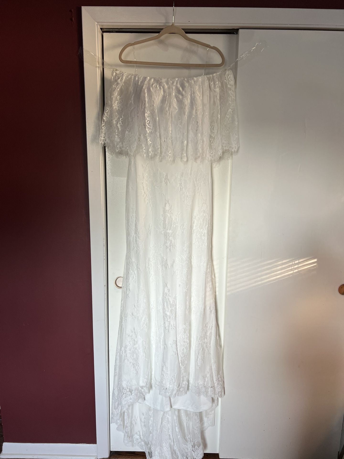 NEVER WORN Wedding Dress