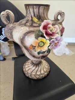 Double Handed Urn Vase Capo Di Monte