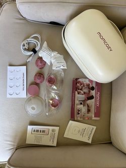 Momcozy mobile flow hands free breast pump