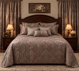 King Size Damask Jacquard Bedspread , Pillows, 2 Curtain Set