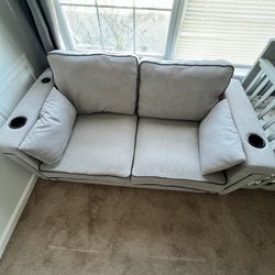 Gray 2-in-1 Loveseat Sleeper Couch – Good Condition, Minor Wear 