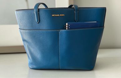 Michael Kors Bedford Tote in Vibrant River Blue Leather with Front Pockets