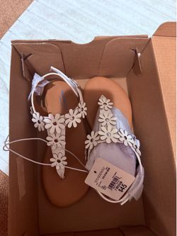 Girls sandal size 2 flats