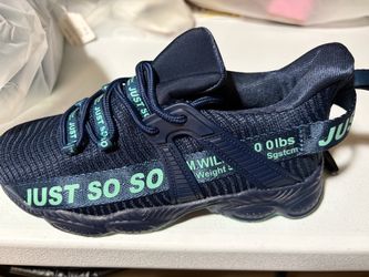 Just So So youth sneakers  size 2Y