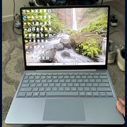MICROSOFT SURFACE LAPTOP NEW MODEL +COPILOT