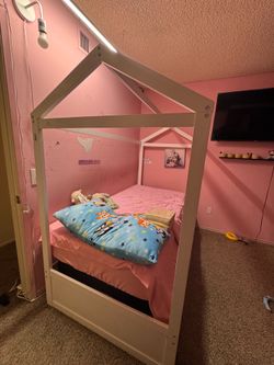 twin  house bed for sale