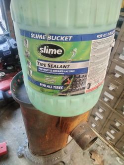Automotive Tire Slime 5 Gallon Bucket . For tire Repairs