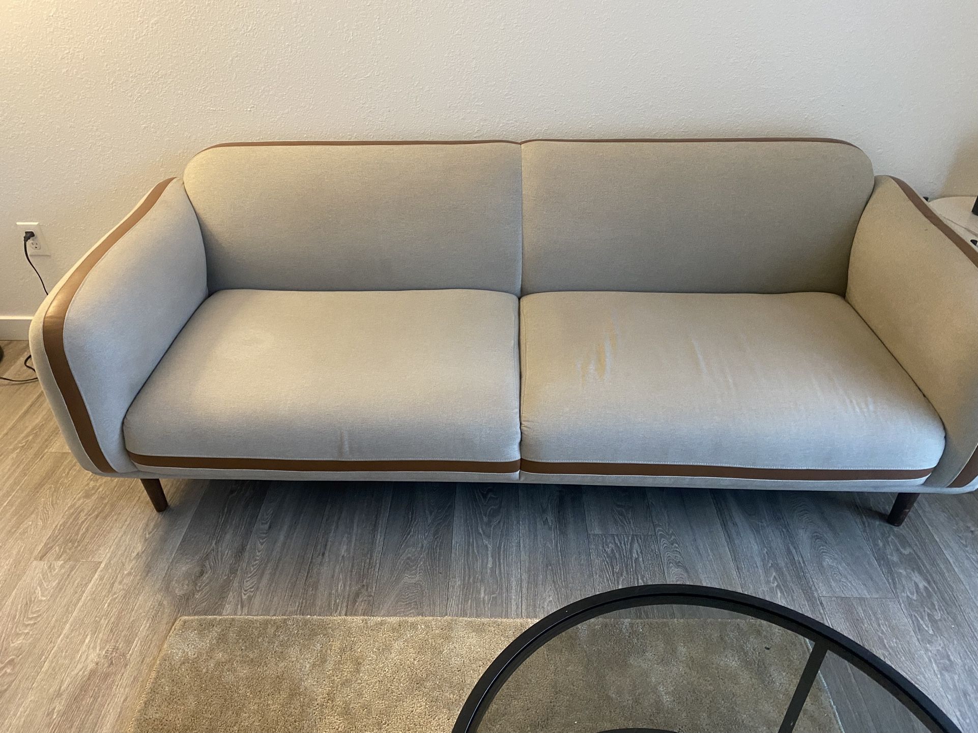 Nielsen Modern Sofá
