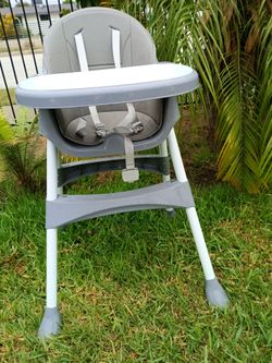 High Chair                                                                 Silla para Bebe de Comer