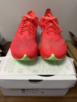 DS Men’s Nike ZoomX VaporFly Next% 4 Men’s size 9