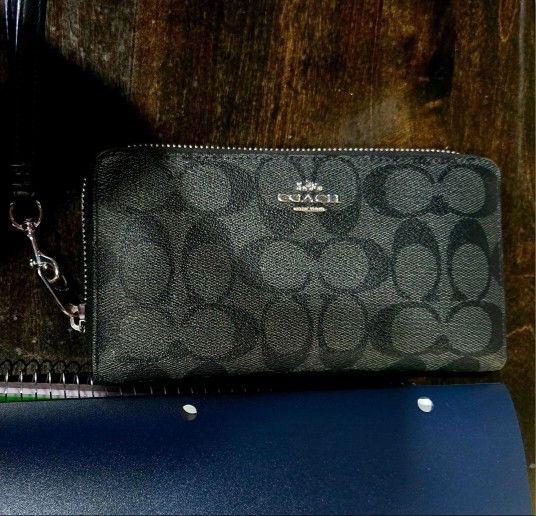 Coach Long Wallet Wristlet