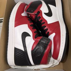 Jordan 1 Satin Red