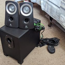 Logitech Z313 speakers