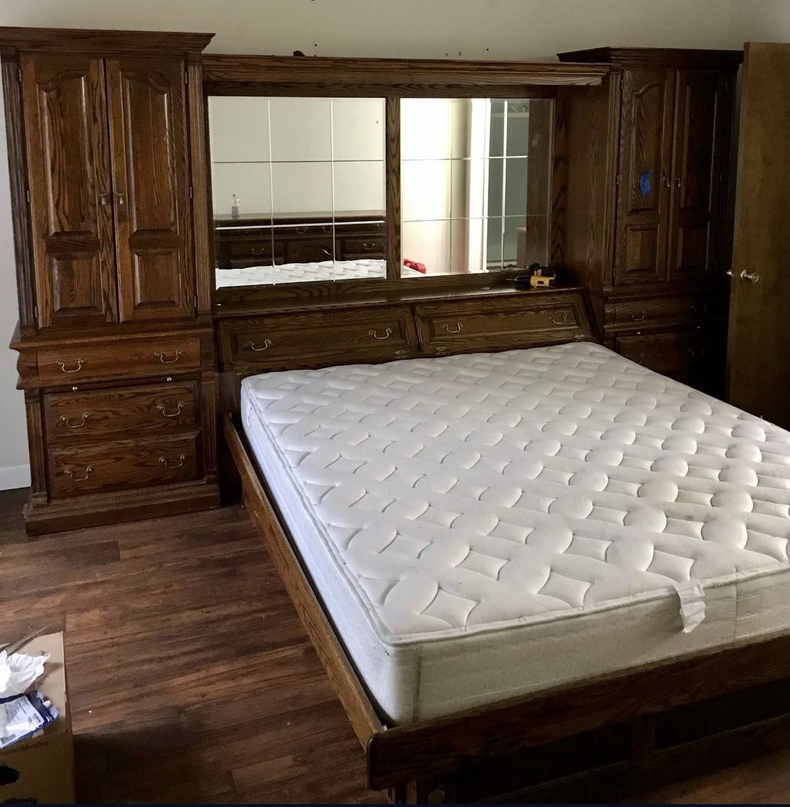 Solid Oak Cal King Pier Wall Complete Bedroom Set