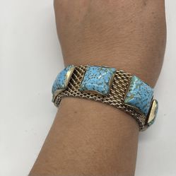 woman bracelet