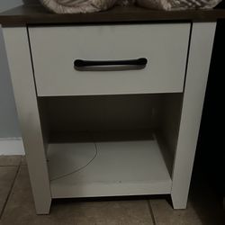 Bedroom Nightstand- Ivory/ Knotty Oak (ONE)