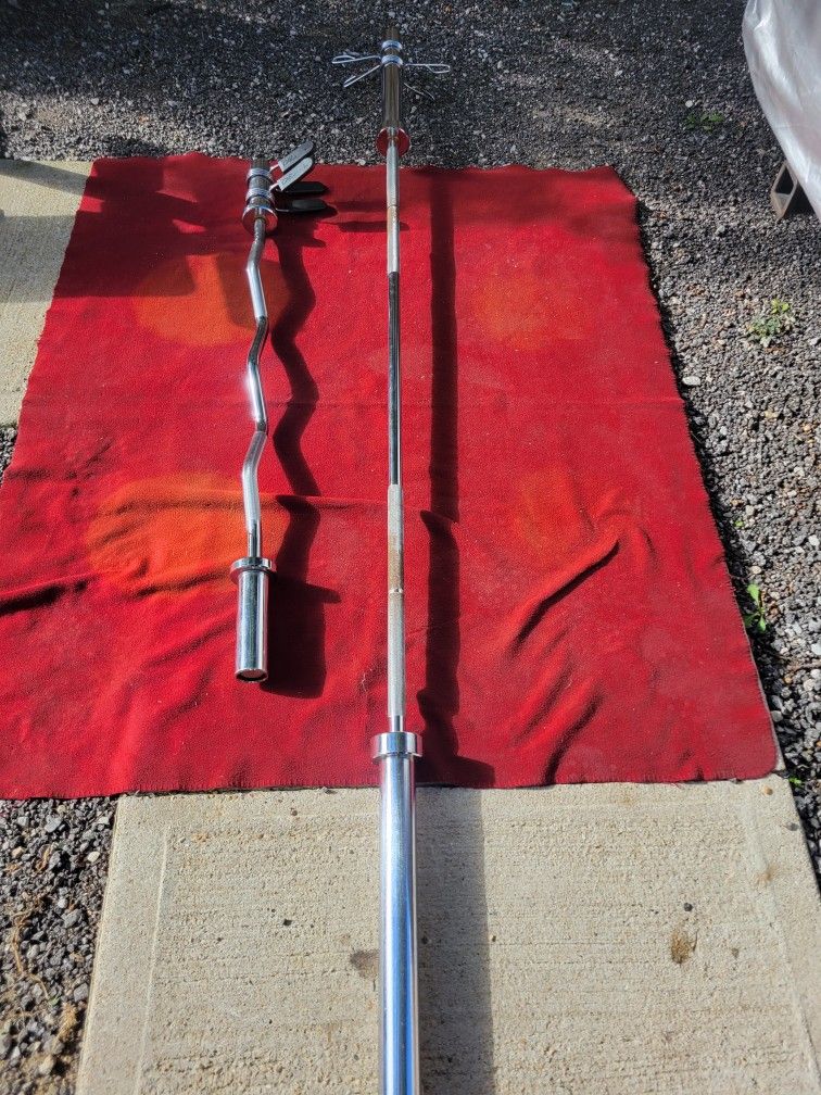 OLYMPIC  7' BAR.  45LBs AND EZ-CURL BAR  BOTH.  USED BUT IN EXCELLENT  CONDITION WITH CLIPS.  NO LABELS 
11525 S HALSTED  dunkin donuts/
7111.S WESTER