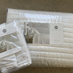 Like New - King Hotel Collection Coverlet set