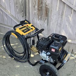 Dewalt 4400psi Gas Pressure Washer 