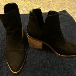 Suede Black Boots. Size 7. Like New.
