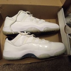 Jordan 11 Low Top White Legends Fresh Like New