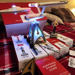 Hall-Mark Christmas Tree Topper 7-9 characters