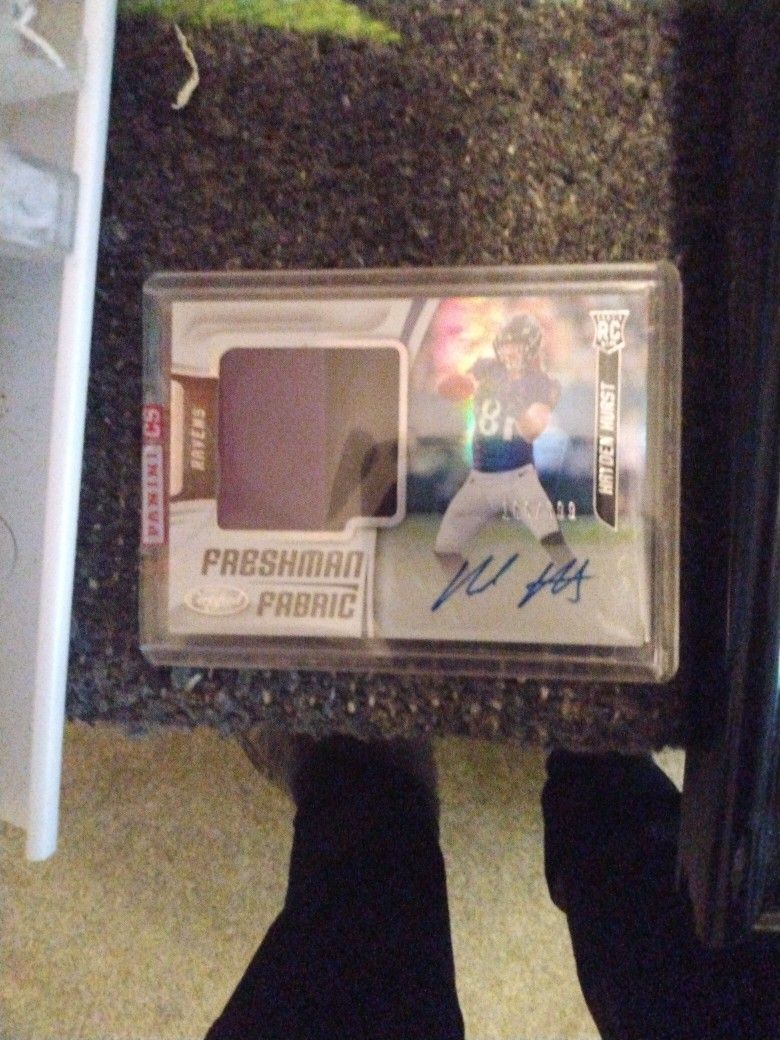 2018 Autograph Freshman Fabric Hayden Hurst Card 220