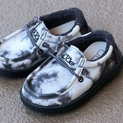Toddler shoes 6K