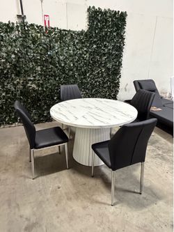 ONLY $250!! New assembled 47-Inch Marble Veneer Top - 330-lb Sturdy Base with 4 Dining Chairs