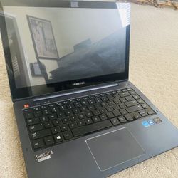 Samsung Notebook - Touchscreen - Model: NP540U4E + Logitech Wireless Mouse