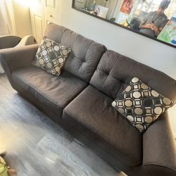 Pullout/Hide A Bed Sofa/Couch