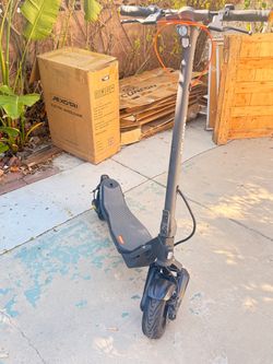 Electric Scooter – Needs Minor Repairs
