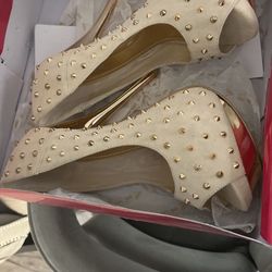 Womens shoes