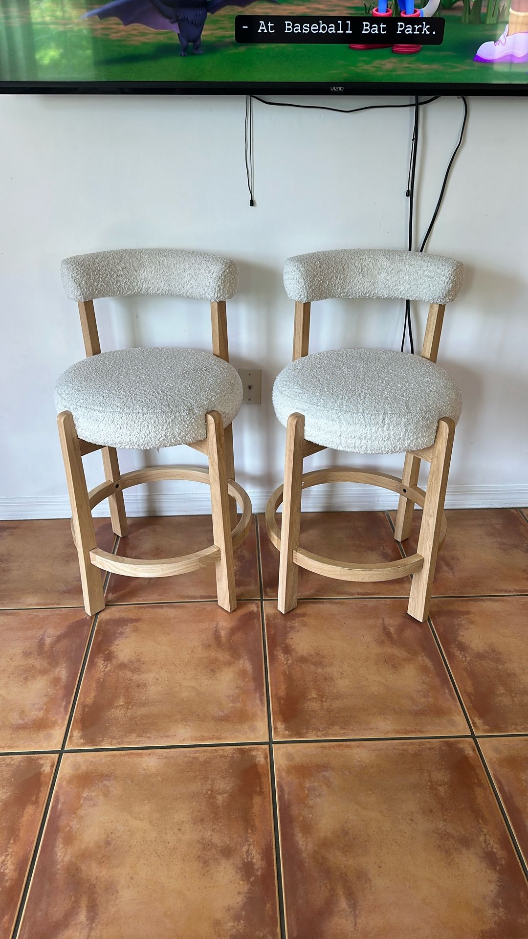 Bar Stools And Lounge Chairs
