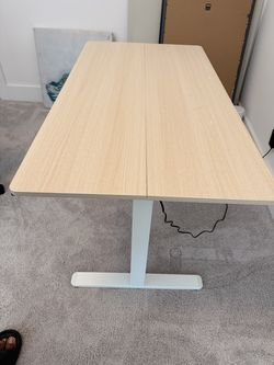 VIVO Electric Standing Desk + Ergonomic Mesh Chair, Like New