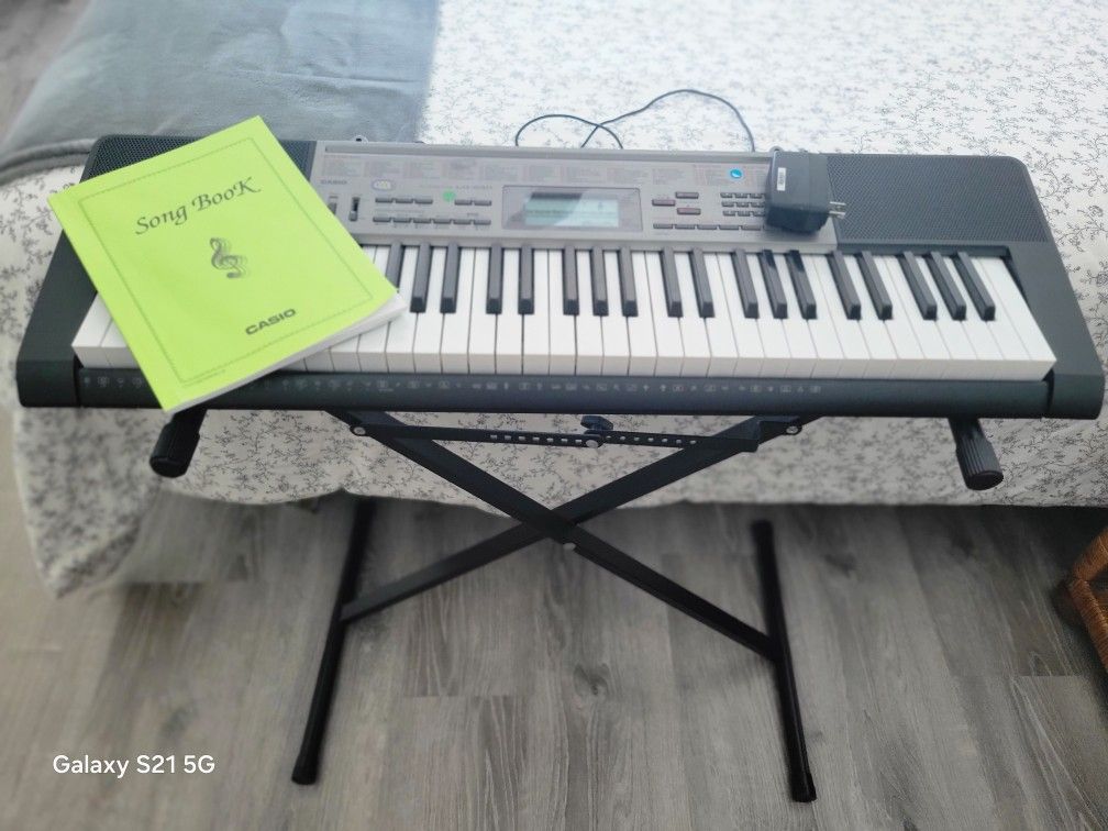 Casio LK-240 Key Lighting System Keyboard w/ Double-Braced Keyboard Stand Black