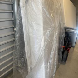 Individual mattress with box spring $150  Great condition