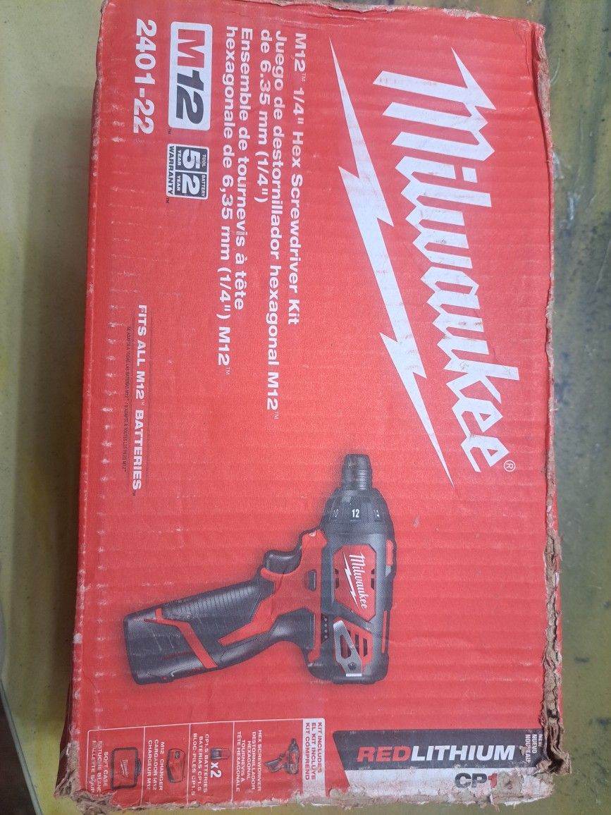 Milwaukee M12 Cordless Drill With 2 Batteries And Charger 